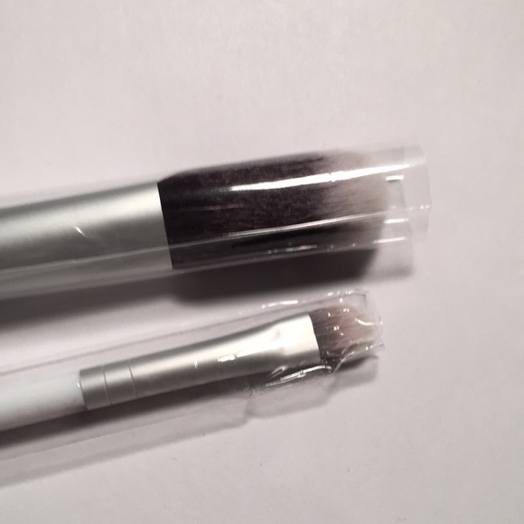 Ulta Beauty makeup brushes - Picture 2 of 3